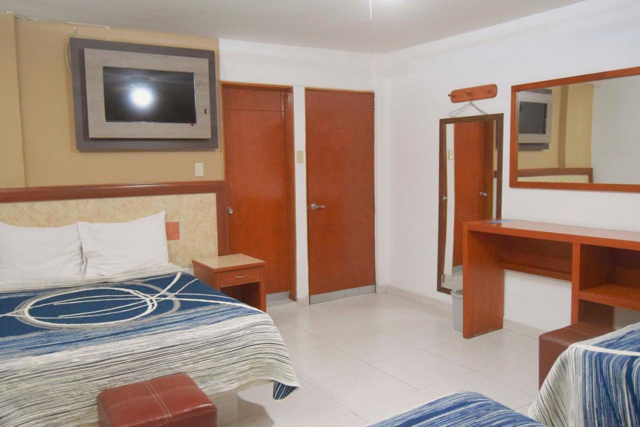 Hotel Niza Zona Piel レオン エクステリア 写真