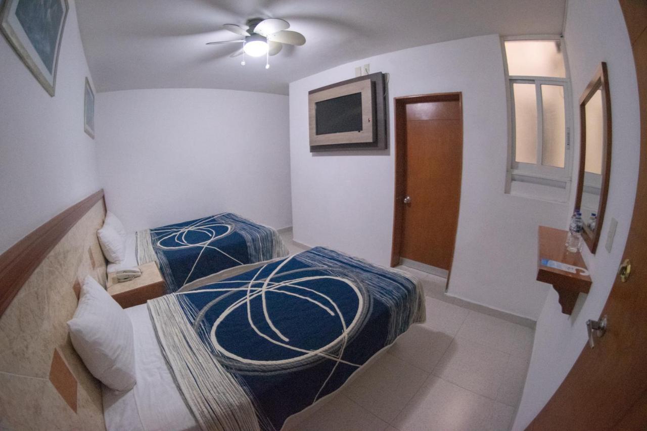 Hotel Niza Zona Piel レオン エクステリア 写真