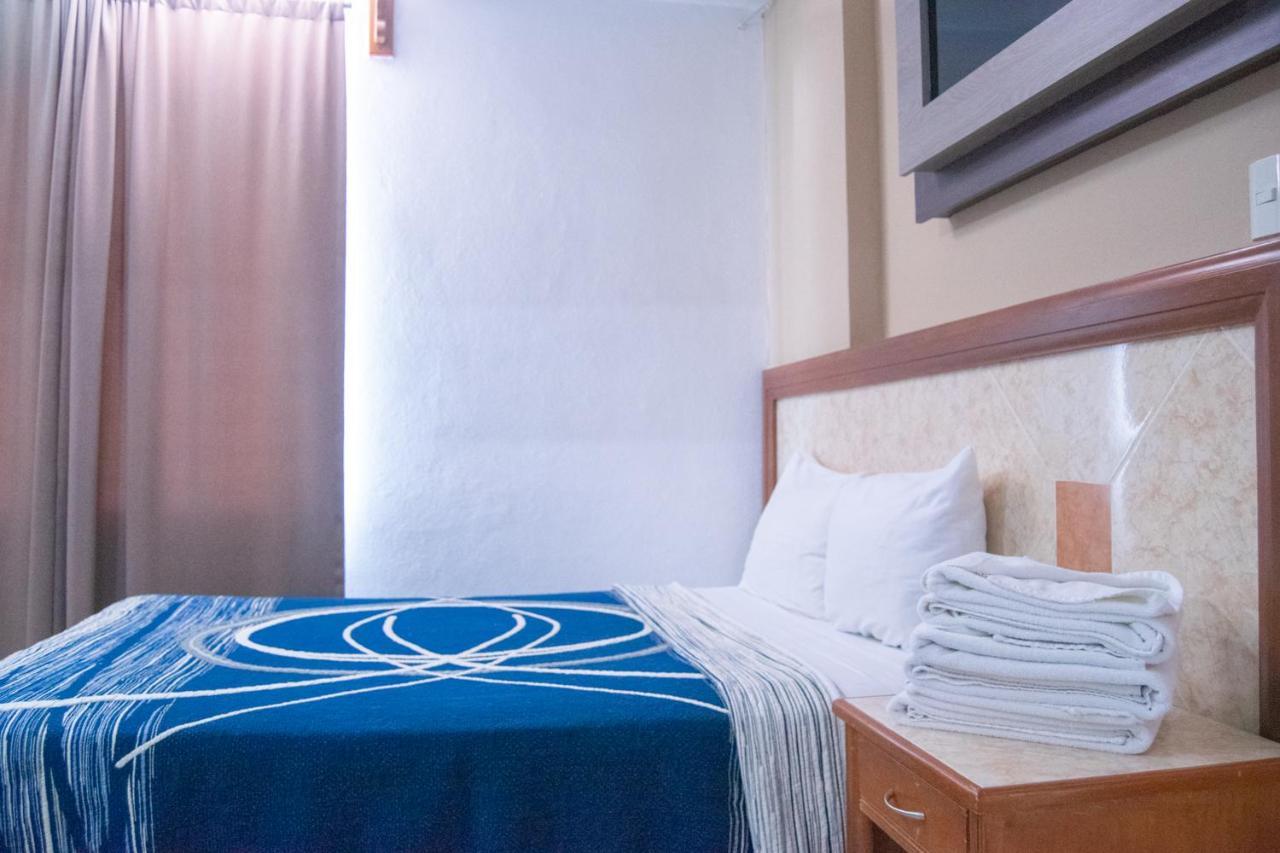 Hotel Niza Zona Piel レオン エクステリア 写真