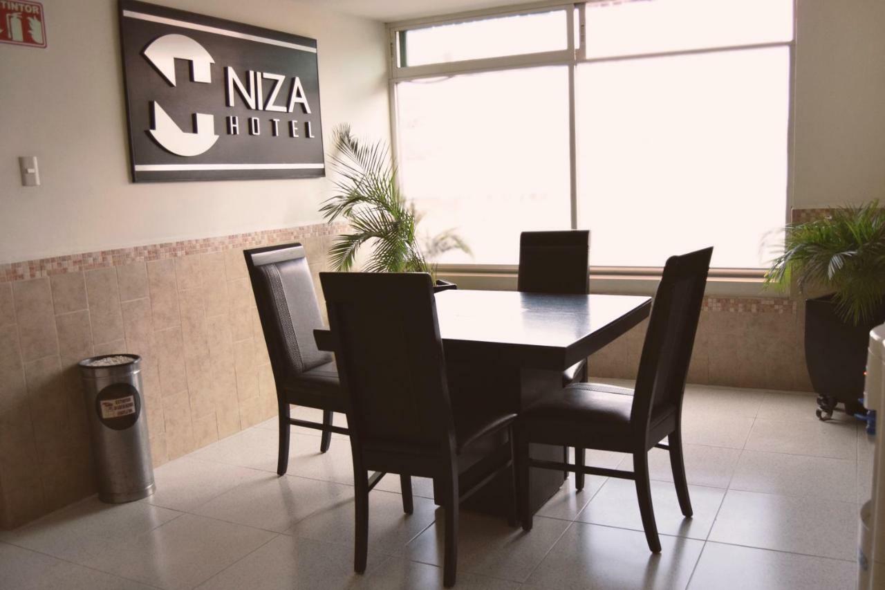 Hotel Niza Zona Piel レオン エクステリア 写真